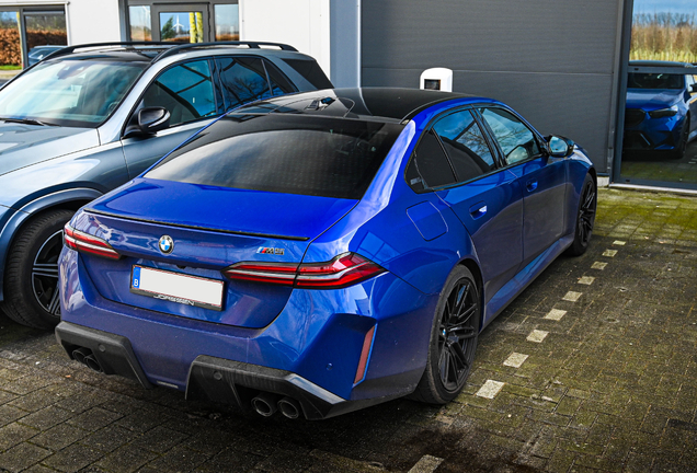 BMW M5 G90