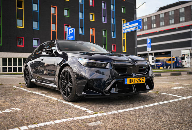 BMW M5 G90