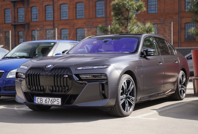 BMW M760e xDrive