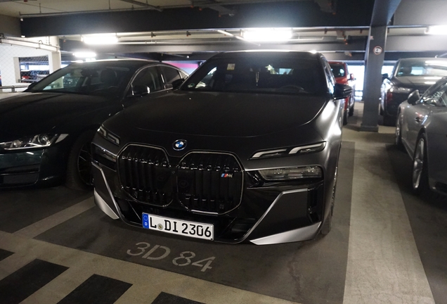BMW M760e xDrive