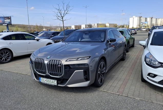 BMW M760e xDrive