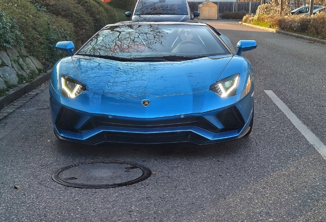 Lamborghini Aventador S LP740-4 Roadster