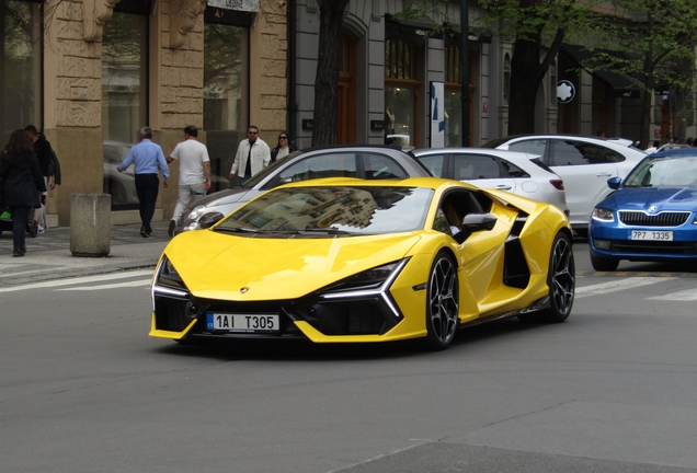 Lamborghini Revuelto