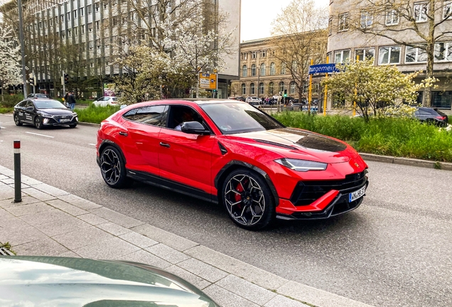 Lamborghini Urus Performante