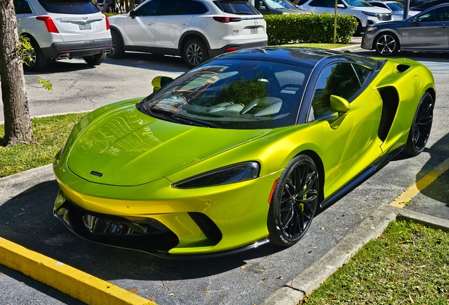 McLaren GT