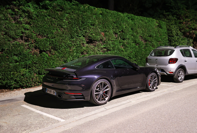 Porsche 992 Carrera 4S