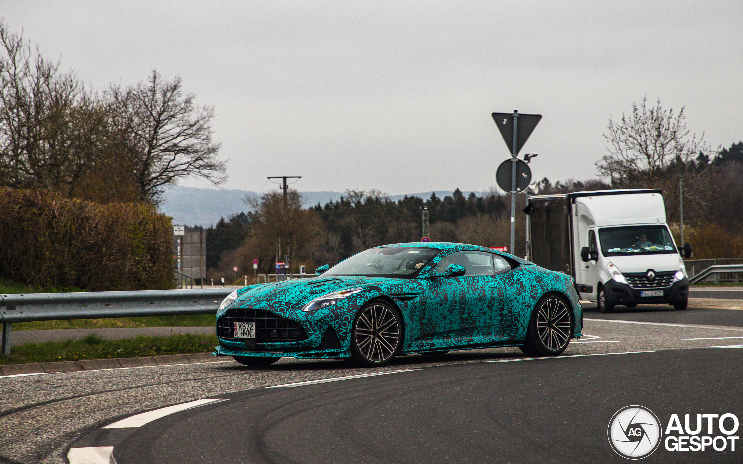 Aston Martin DB12 AMR