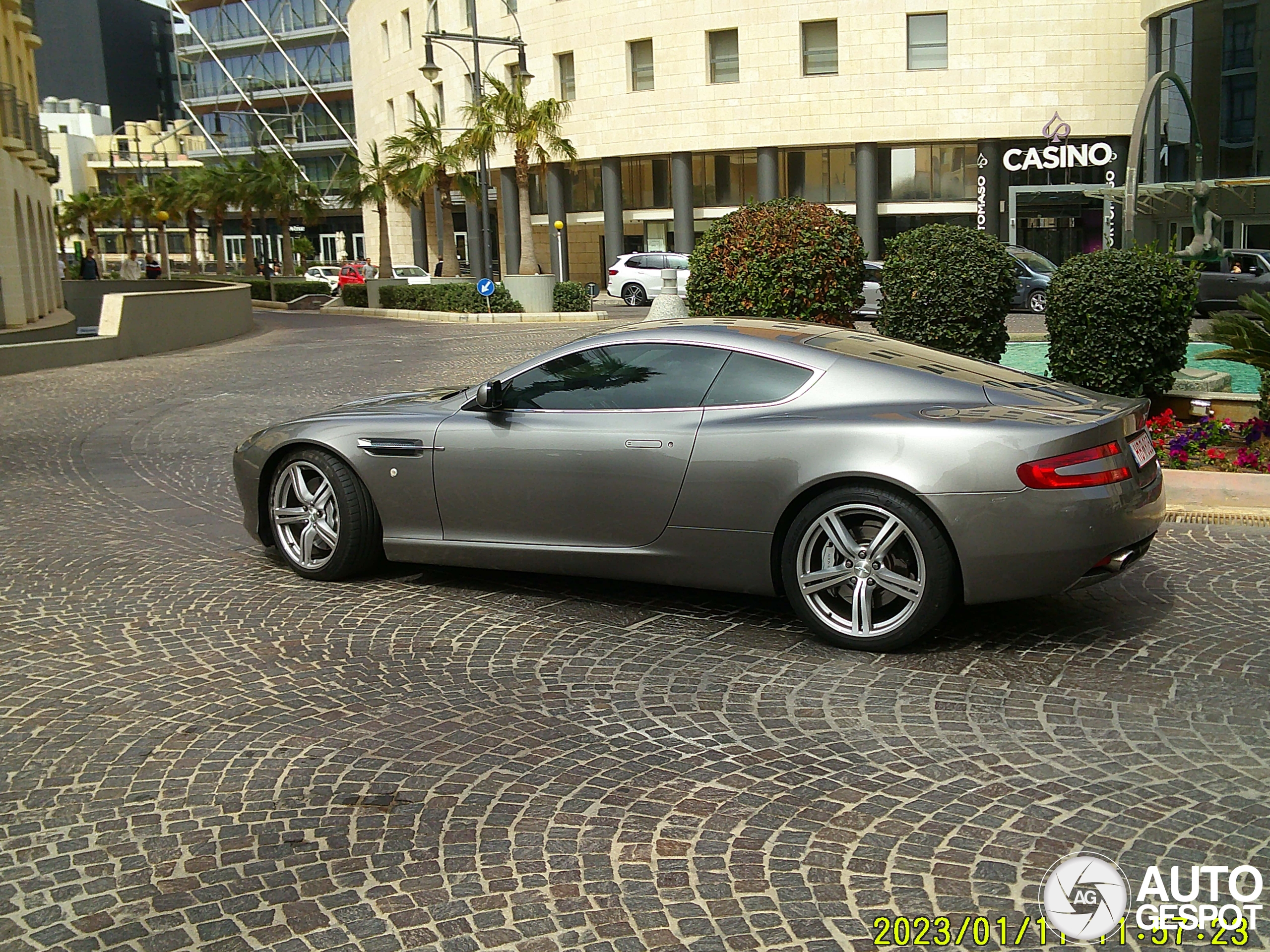 Aston Martin DB9