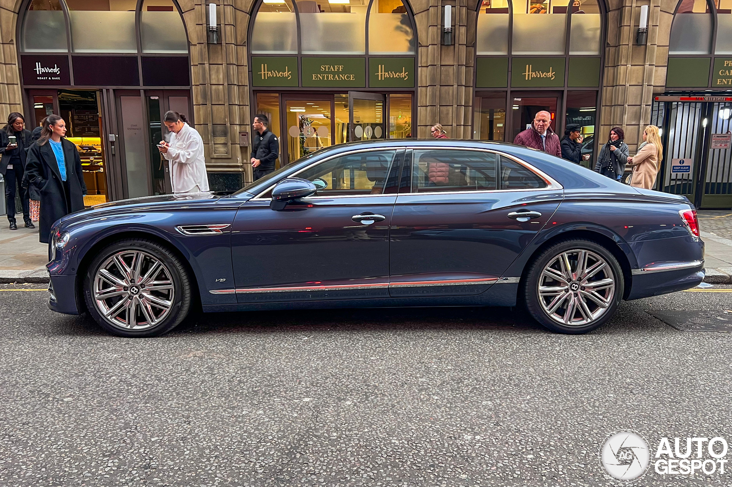 Bentley Flying Spur V8 2021