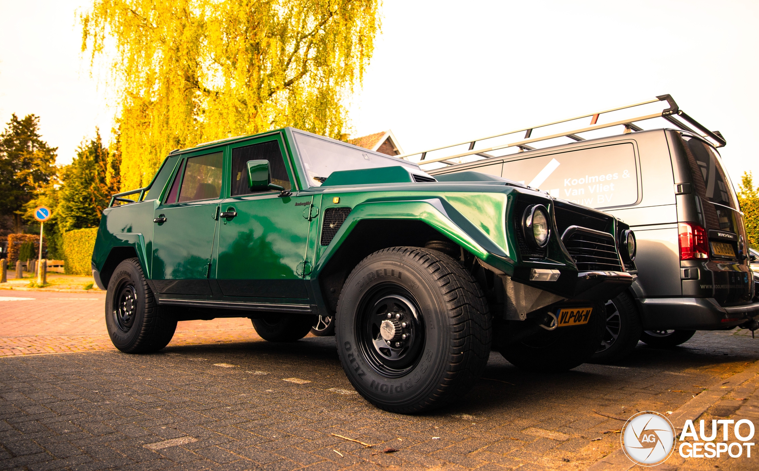 Lamborghini LM002
