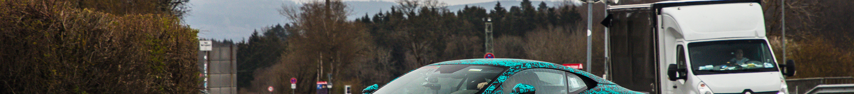 Aston Martin DB12 AMR