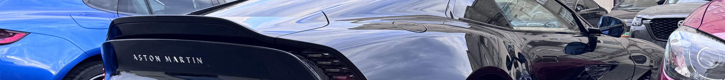 Aston Martin Vanquish 2025