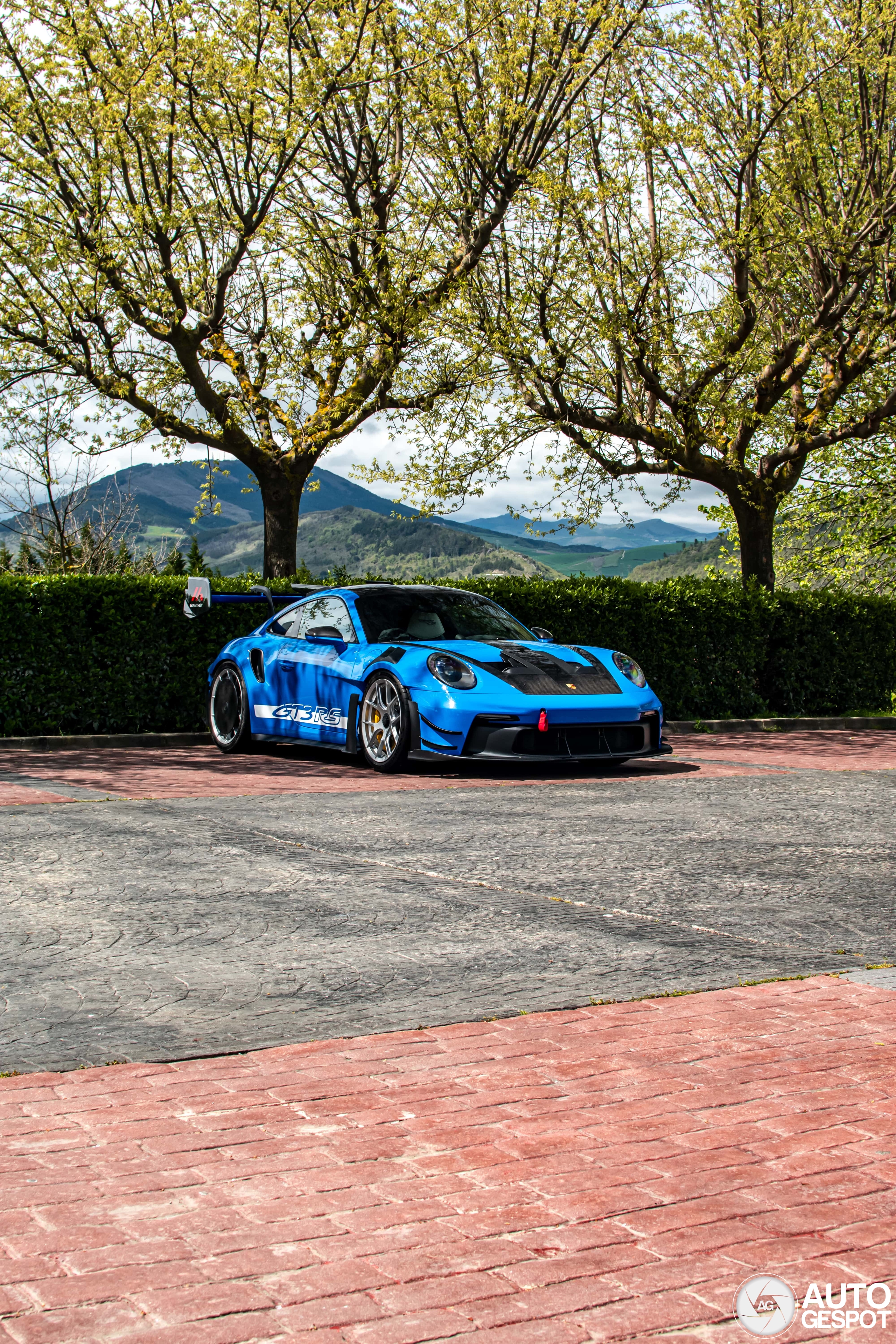 Porsche 992 GT3 RS Weissach Package Manthey Racing