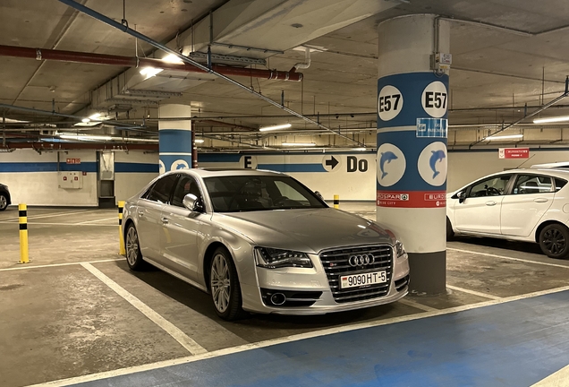 Audi S8 D4