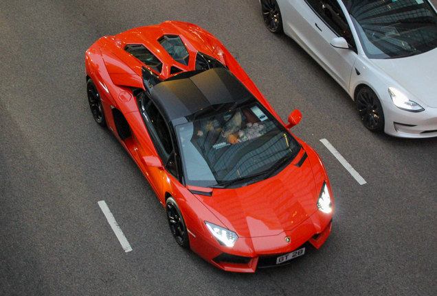 Lamborghini Aventador LP700-4 Roadster