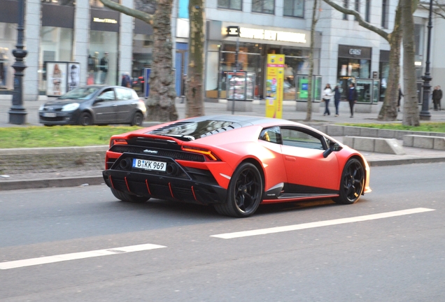 Lamborghini Huracán LP640-4 EVO