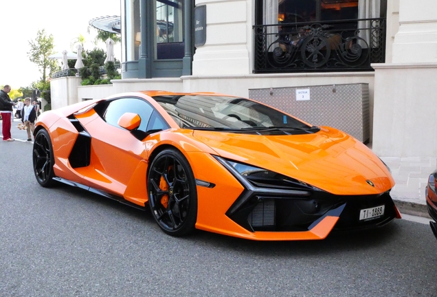 Lamborghini Revuelto