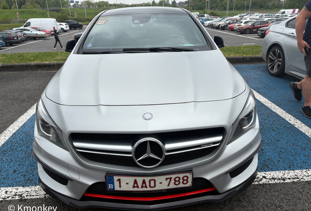 Mercedes-Benz CLA 45 AMG Shooting Brake