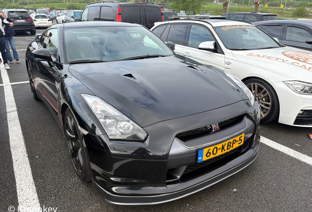 Nissan GT-R