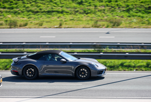 Porsche 992 Carrera 4 GTS Cabriolet