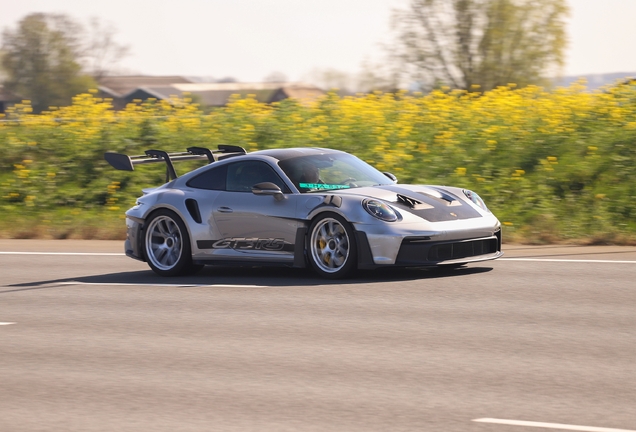 Porsche 992 GT3 RS Weissach Package