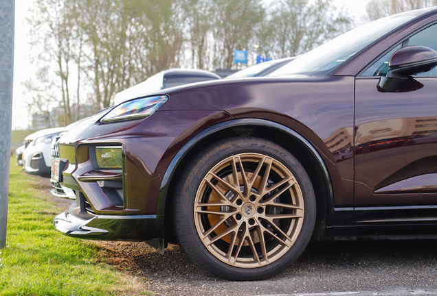 Porsche Macan EV Turbo