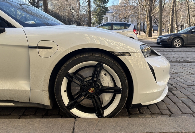 Porsche Taycan Turbo