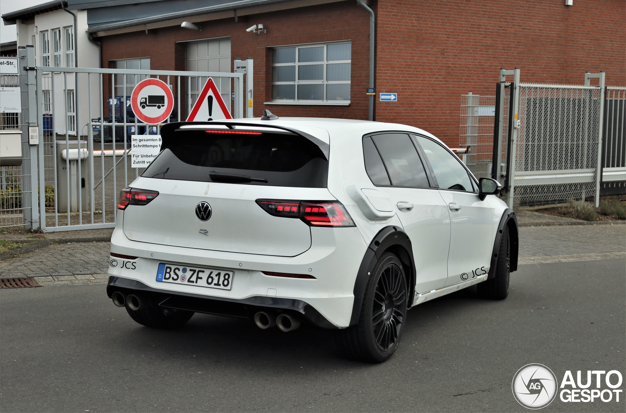 Volkswagen T-Roc R 2026 Mule