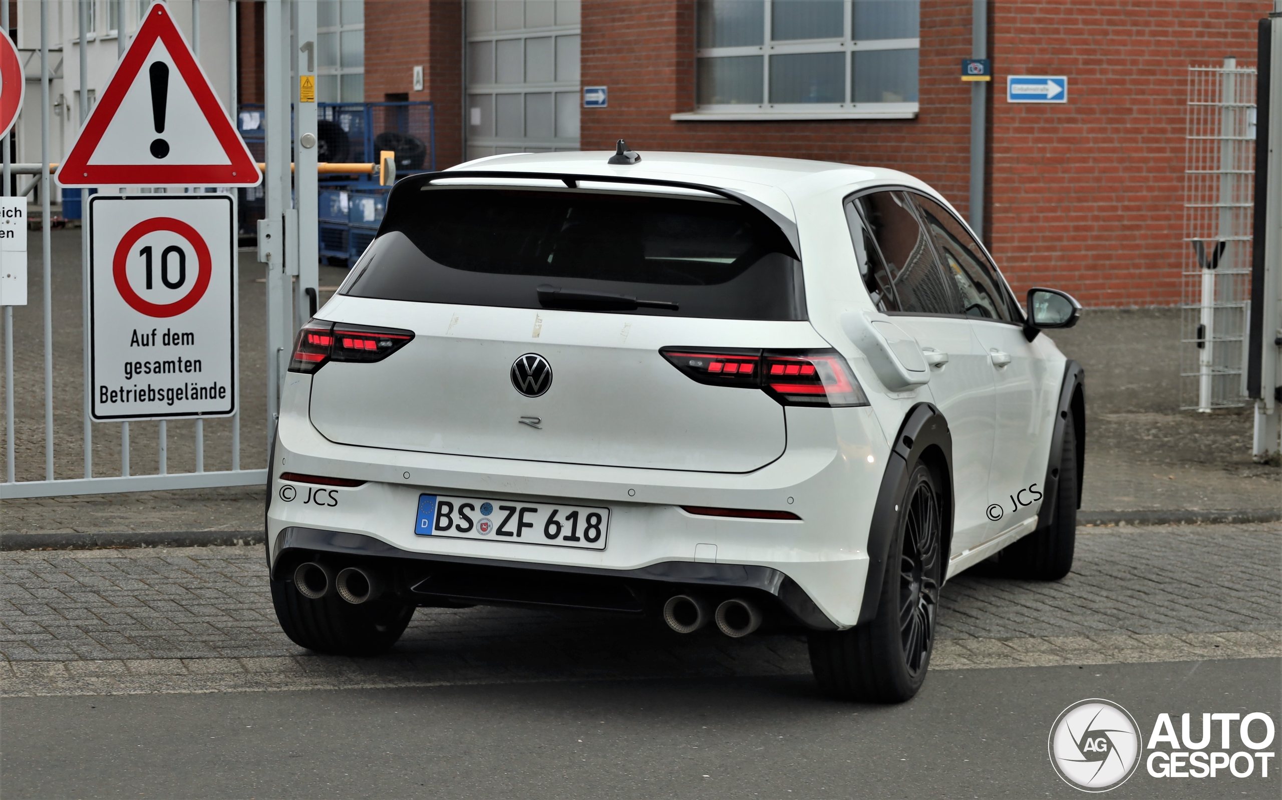 Volkswagen T-Roc R 2026 Mule