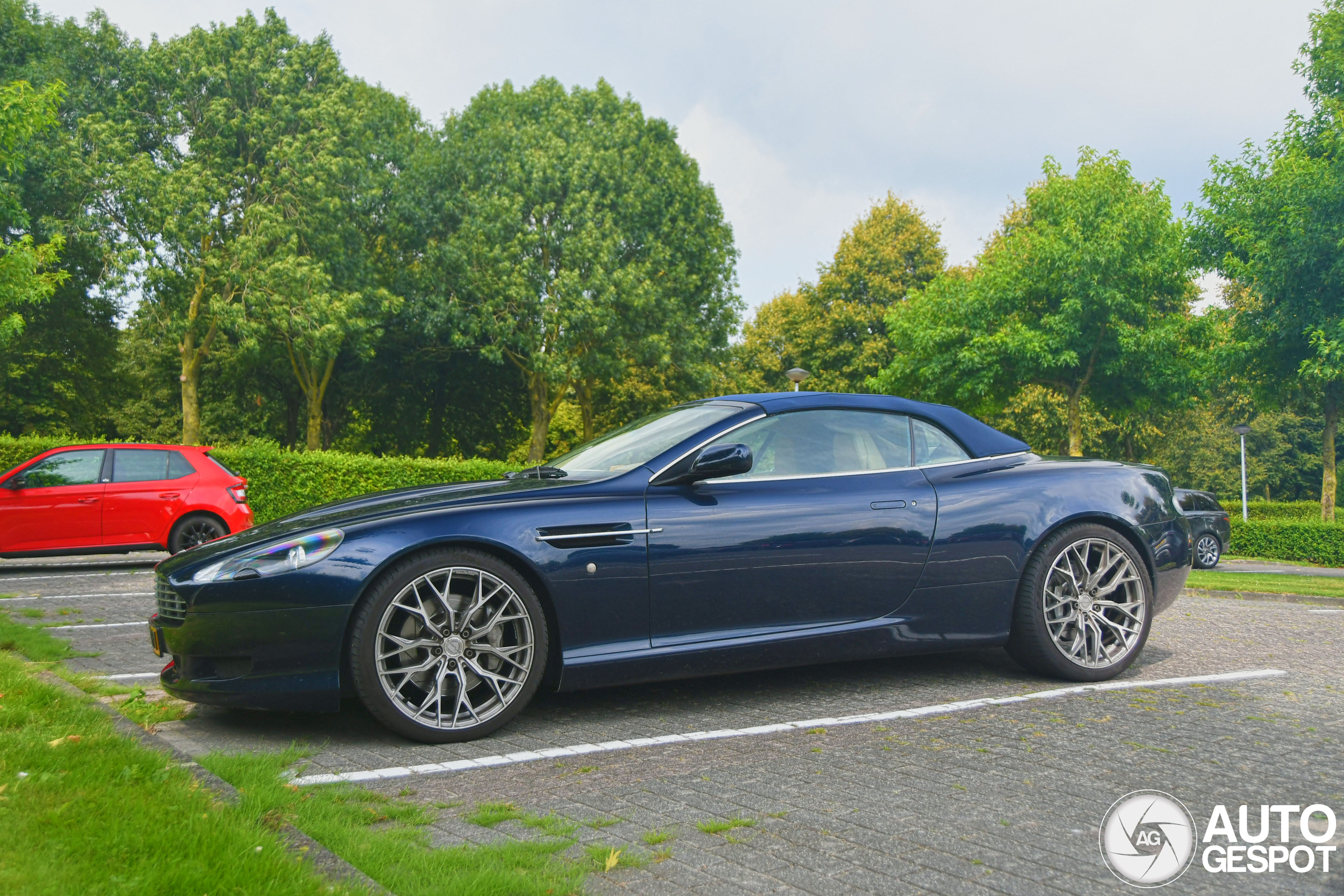 Aston Martin DB9 Volante