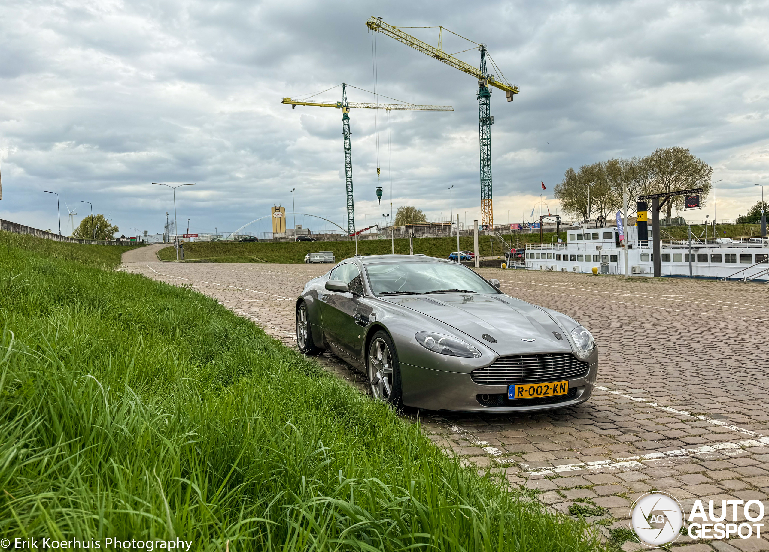 Aston Martin V8 Vantage