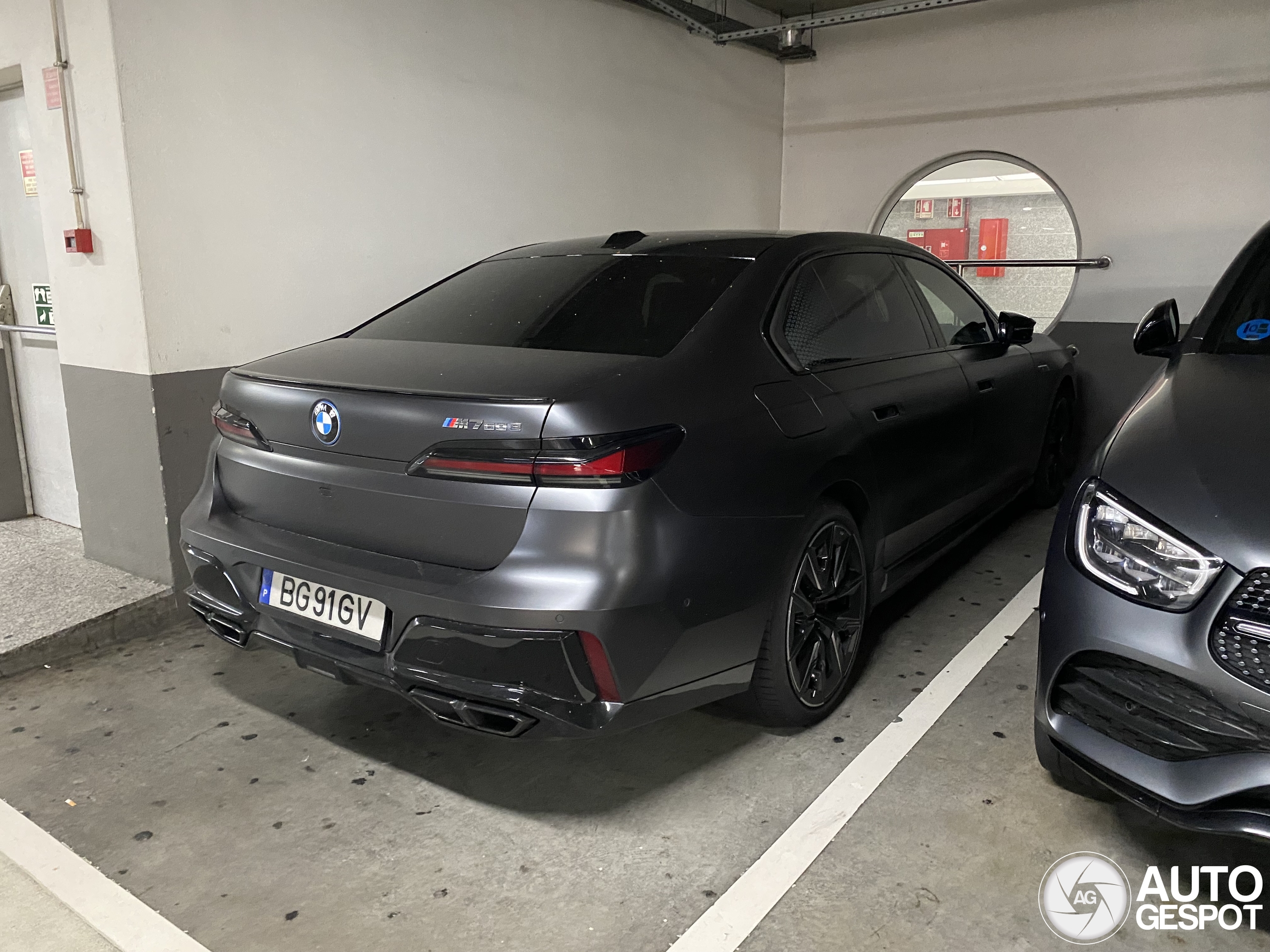 BMW M760e xDrive