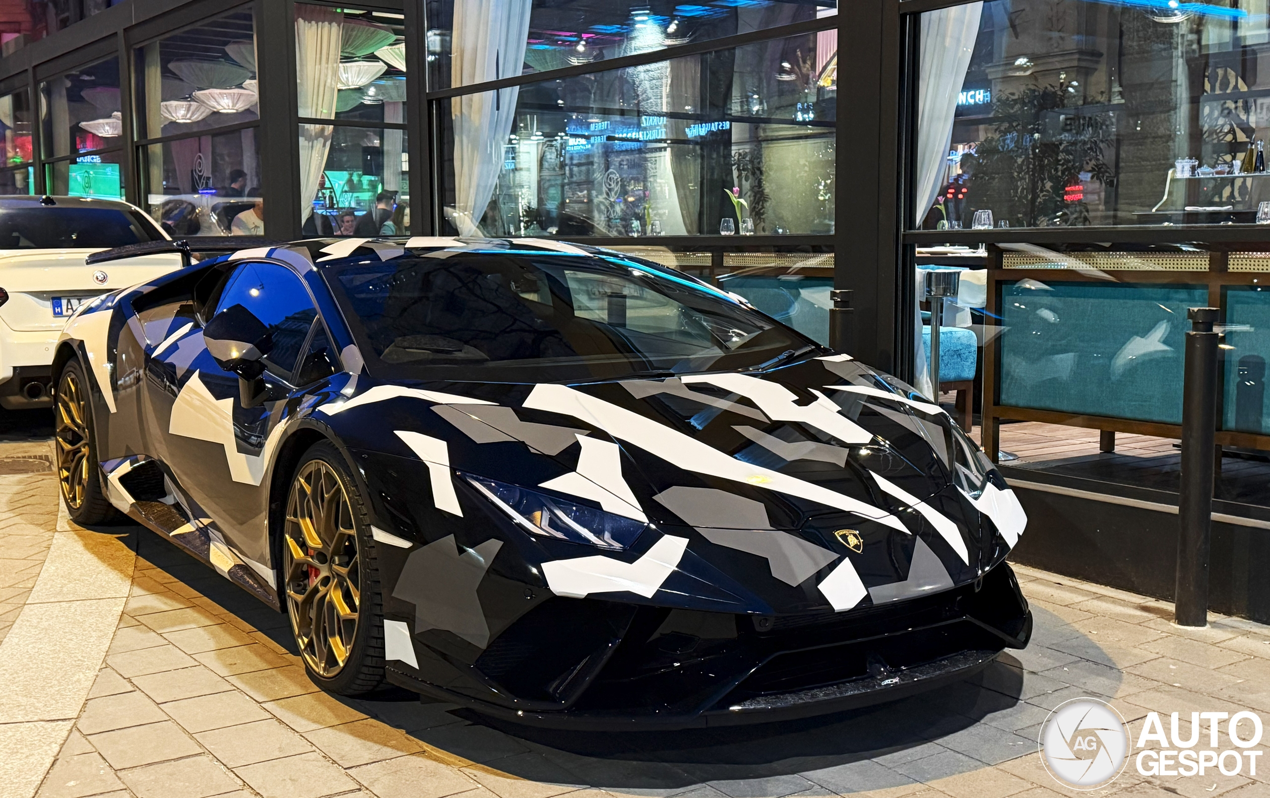 Lamborghini Huracán LP640-4 Performante
