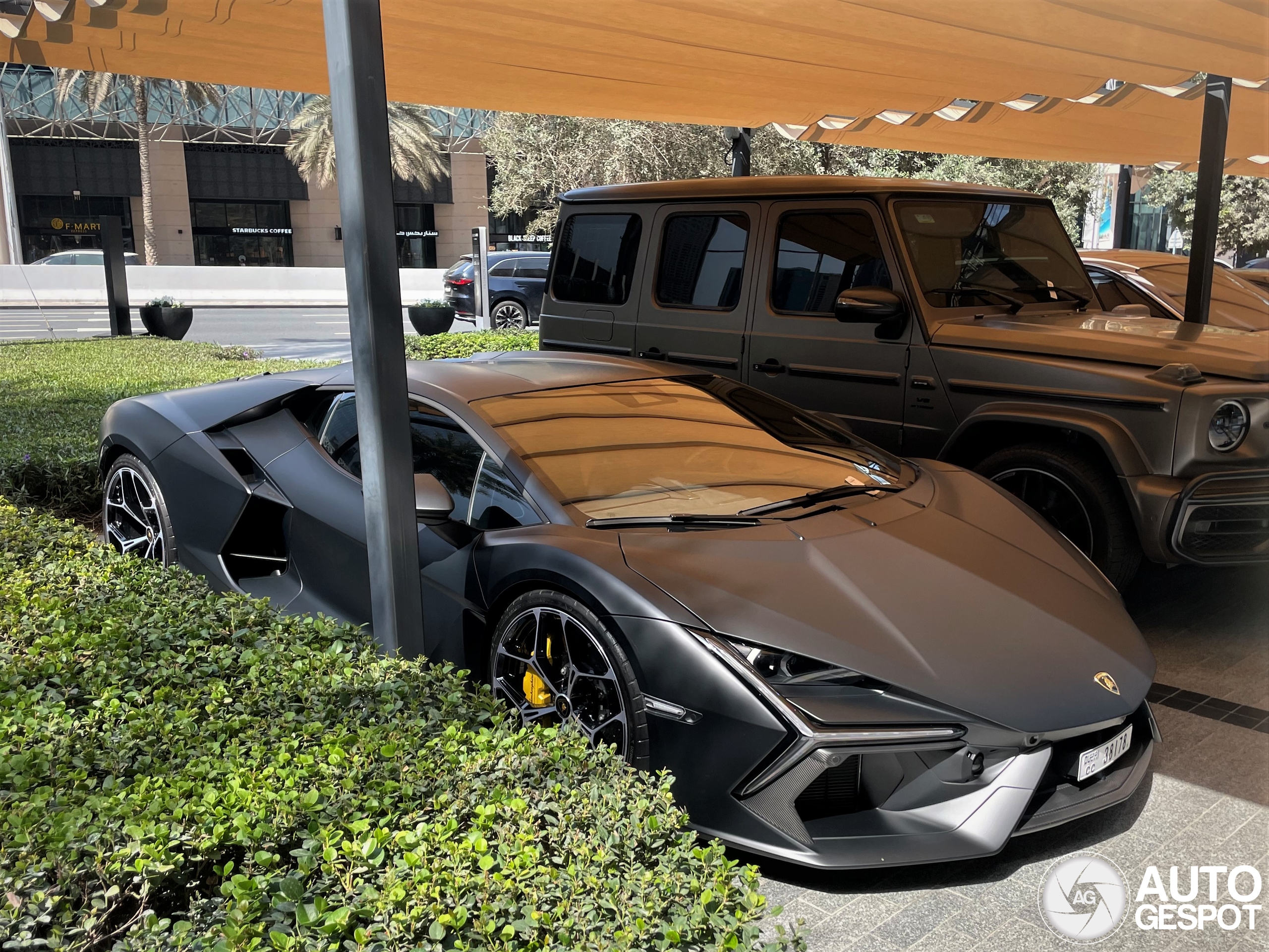 Lamborghini Revuelto