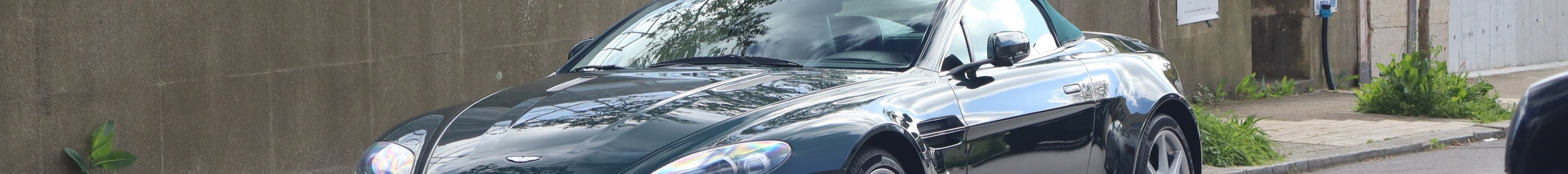 Aston Martin V8 Vantage Roadster