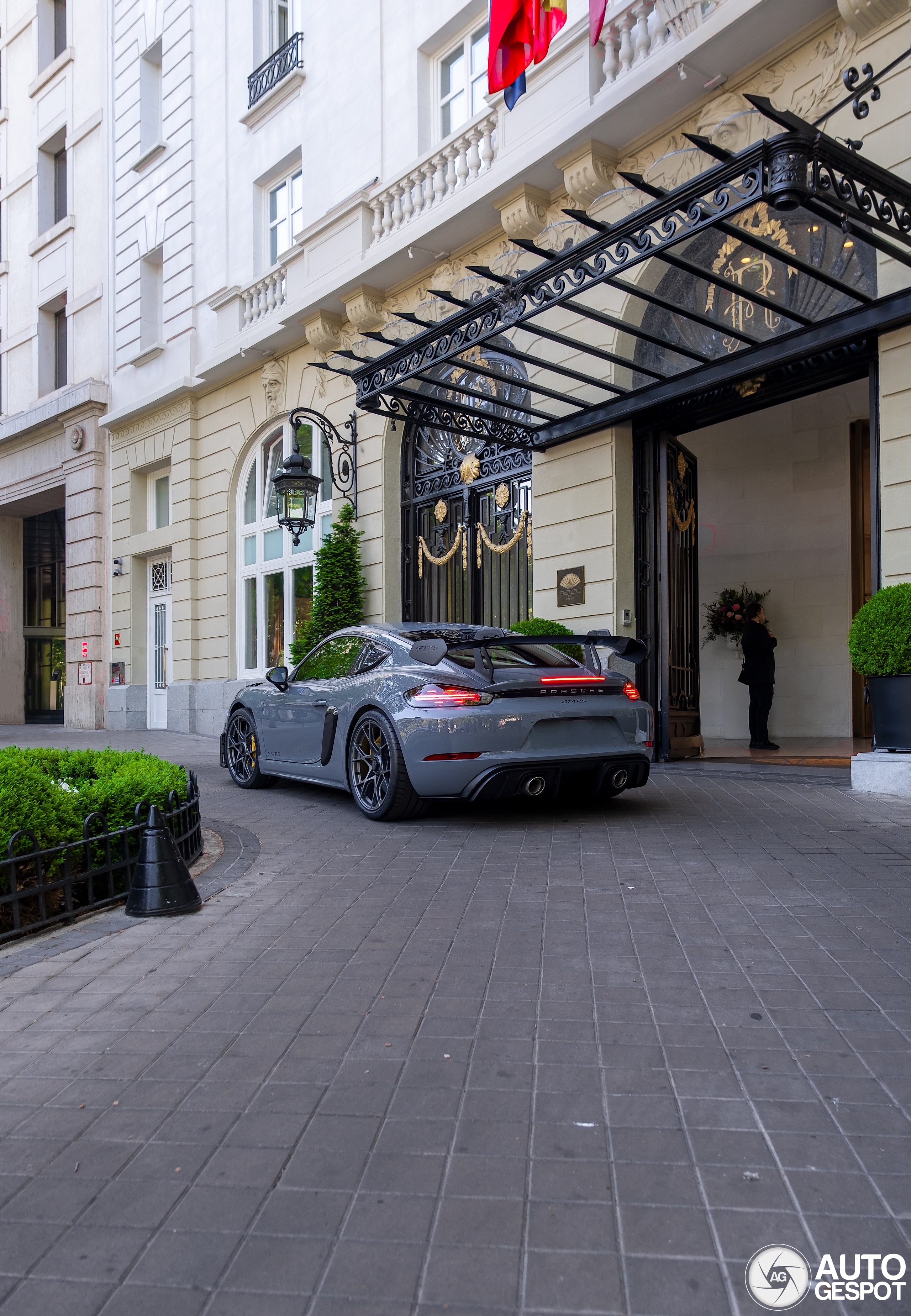 Porsche 718 Cayman GT4 RS Weissach Package