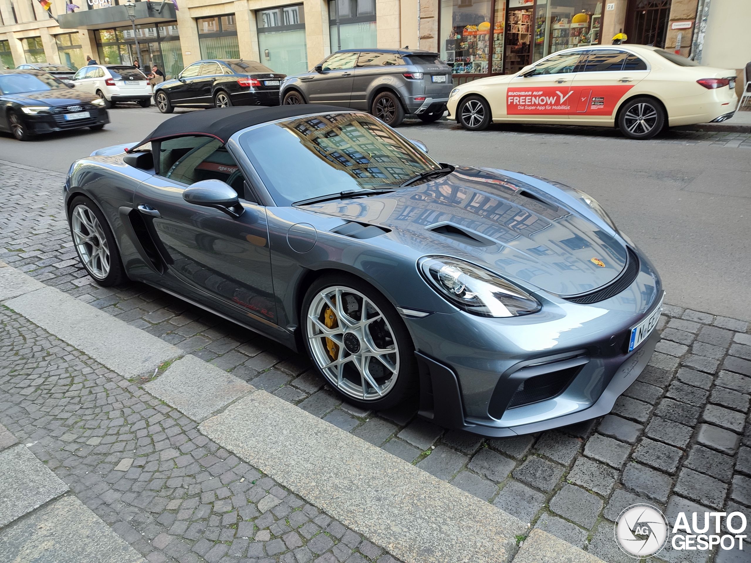 Porsche 718 Spyder RS