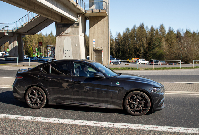 Alfa Romeo Giulia Quadrifoglio 2023
