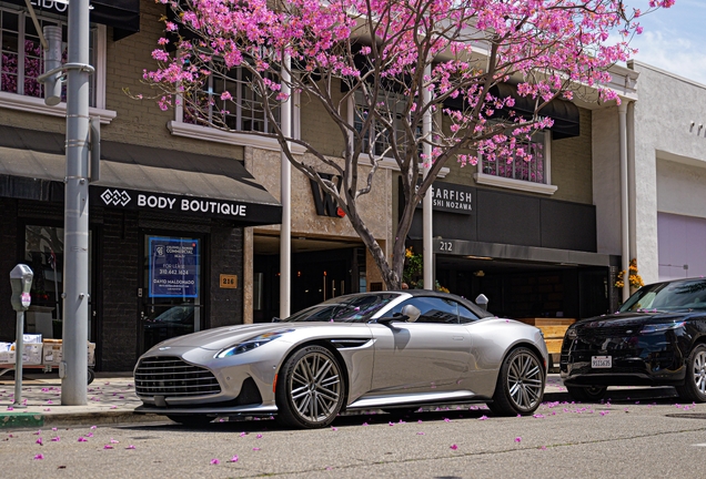 Aston Martin DB12 Volante
