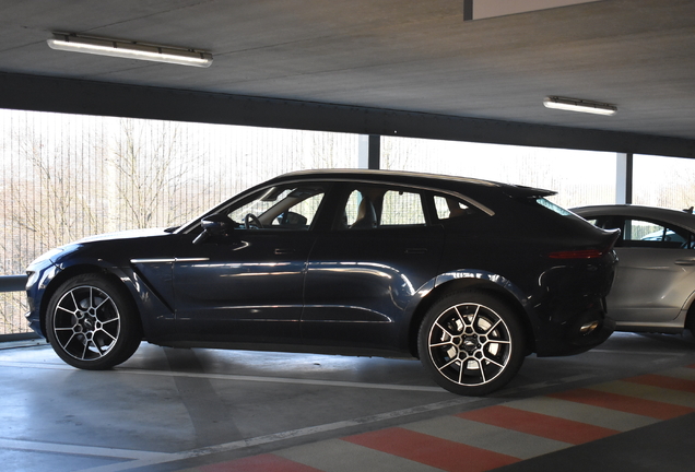 Aston Martin DBX