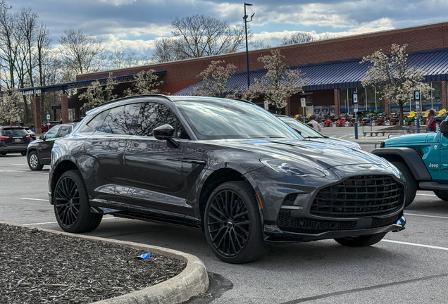 Aston Martin DBX707