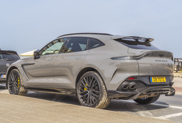 Aston Martin DBX707