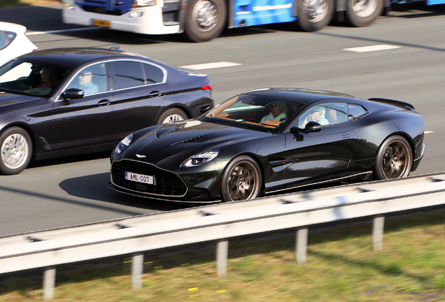 Aston Martin Vanquish 2025