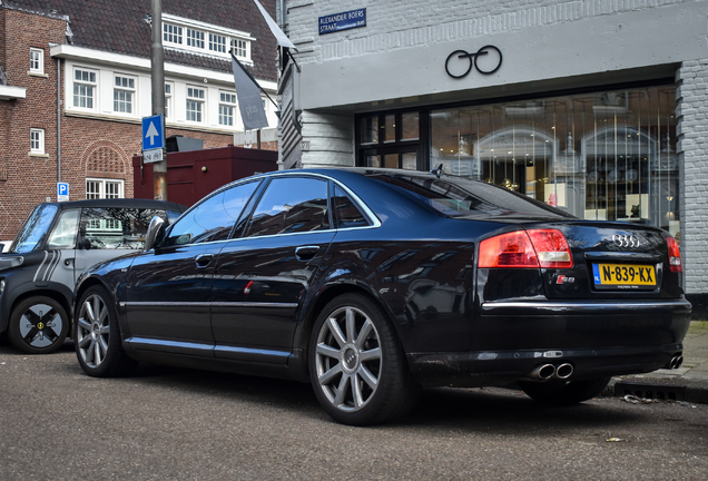Audi S8 D3