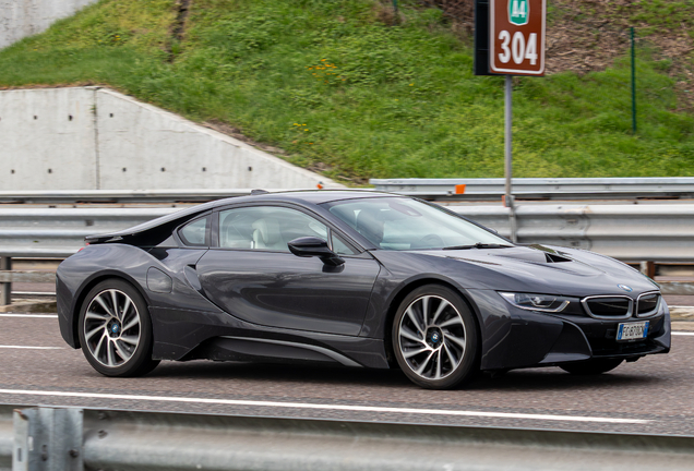 BMW i8
