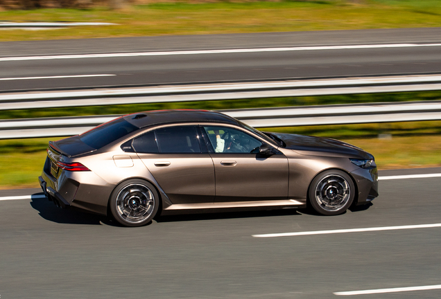 BMW M5 G90