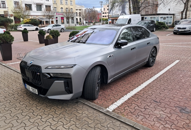 BMW M760e xDrive