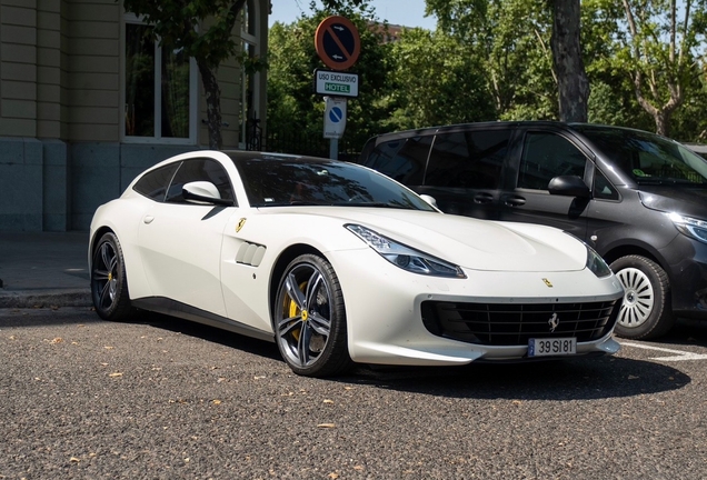 Ferrari GTC4Lusso