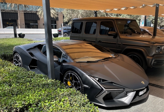 Lamborghini Revuelto