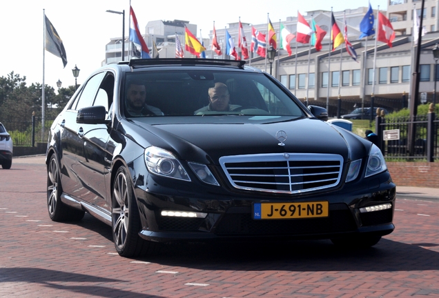 Mercedes-Benz E 63 AMG W212 V8 Biturbo